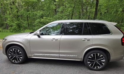 2025.5 Volvo XC90 T8 AWD Ultra side view